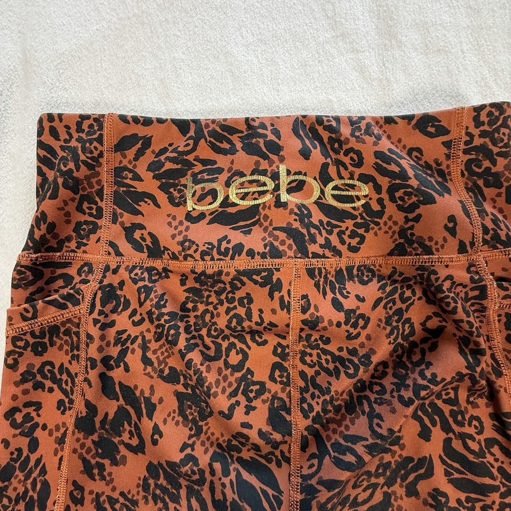 Women's BEBE SPORT HR Athletic Compression Shorts 6.5" Media Pockets, Small - Picture 2 of 7